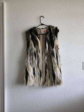 Gianni Bini Faux Fur Vest in Black, Cream & Tan